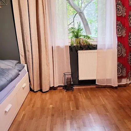 Colourful 2.5 Bedroom With Large Balcony & Garden. Prinzersdorf Exterior photo