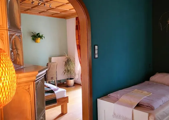 Colourful 2.5 Bedroom With Large Balcony & Garden.