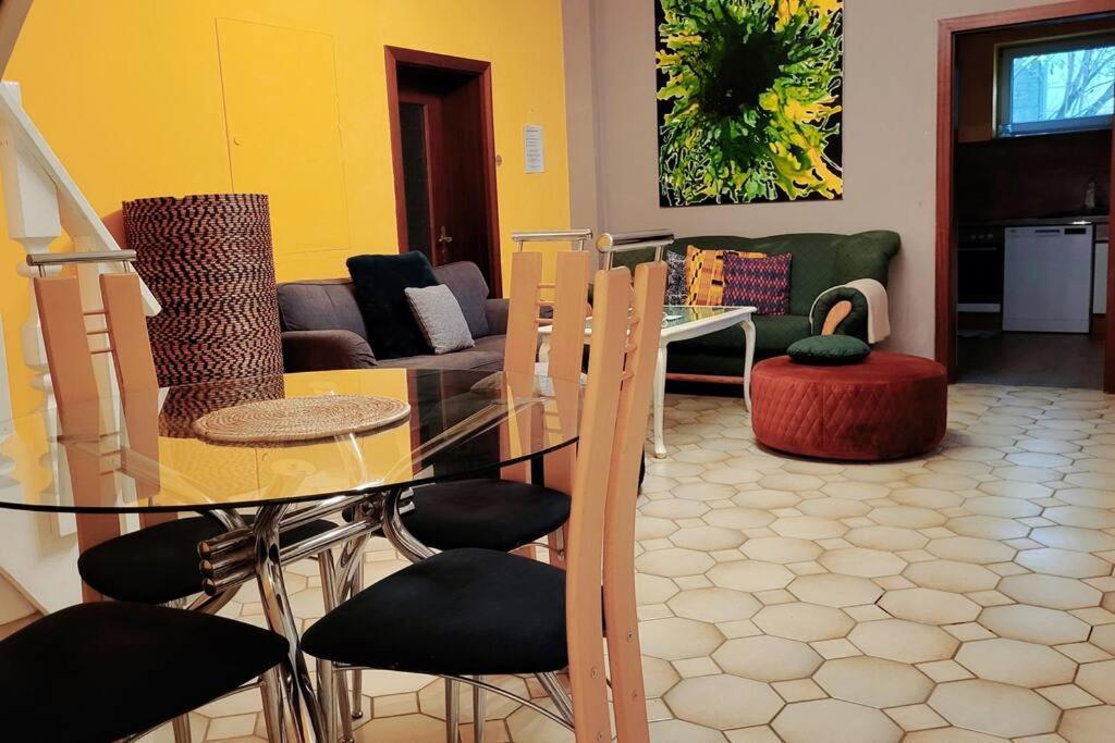 Colourful 2.5 Bedroom With Large Balcony & Garden. Apartment