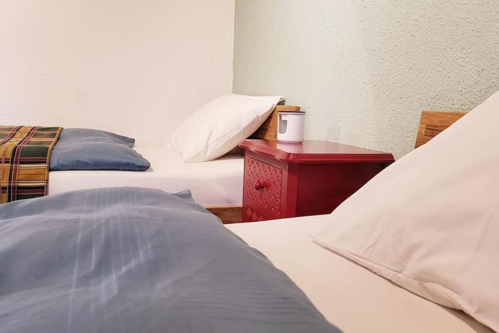 Colourful 2.5 Bedroom With Large Balcony & Garden. Prinzersdorf