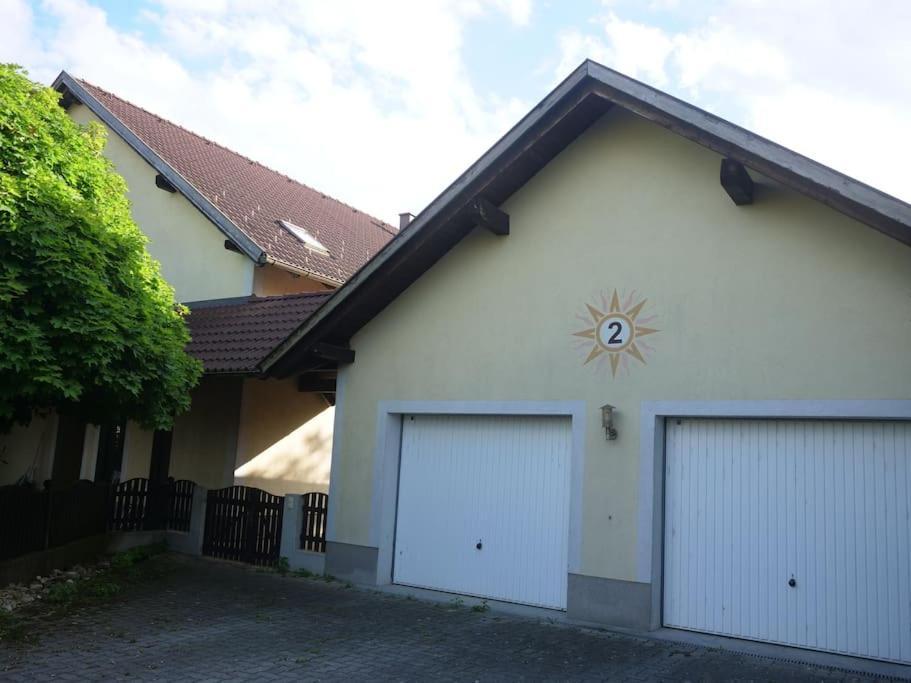 Apartment Colourful 2.5 Bedroom With Large Balcony & Garden. *