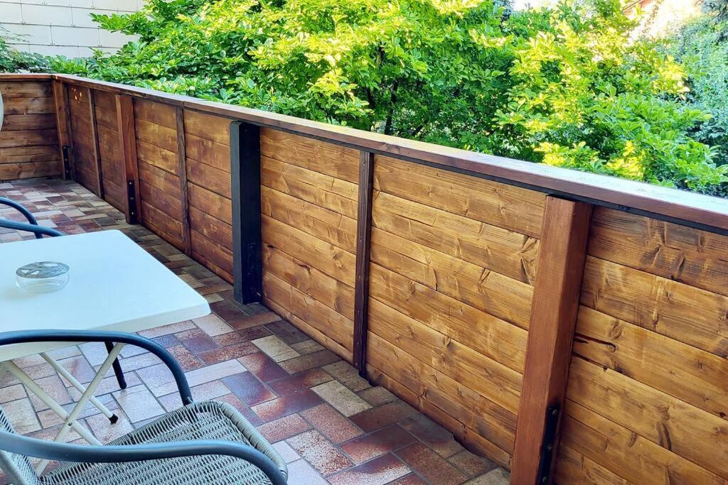 Colourful 2.5 Bedroom With Large Balcony & Garden. Prinzersdorf